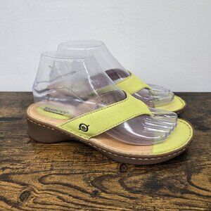 Born Green Leather Low Heel Thong Flip Flop Sandals Women's Size 7